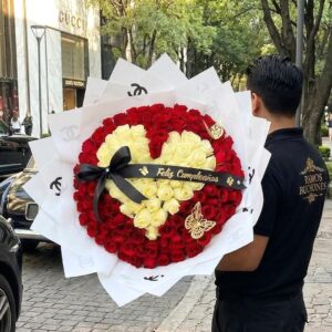 Ramo 10 rosas Corazón Imperial 210 Rosas