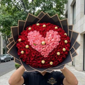 Ramo 10 rosas Corazón Real 300 Rosas